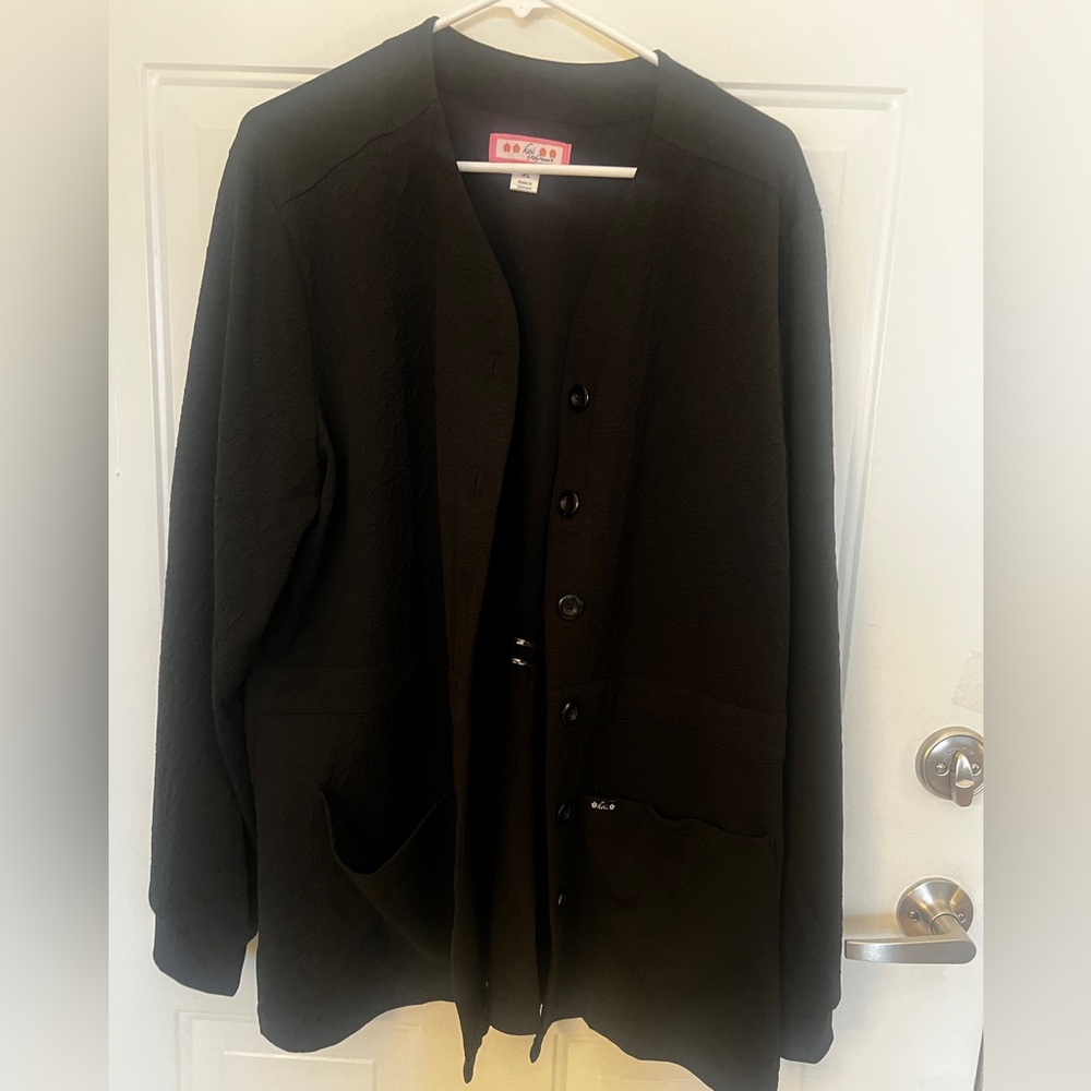 Dressier Black Scrub Top